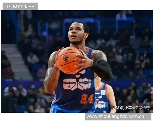 亨特上半场表现出色6投5中轻松斩获12分6篮板1助攻1抢断 亨特上半场表现出色6投5中轻松斩获12分6篮板1助攻1抢断