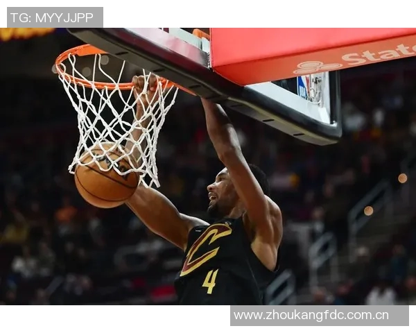 小莫布里首秀表现亮眼18分钟内砍下12分6板2助助球队取胜 小莫布里首秀表现亮眼18分钟内砍下12分6板2助助球队取胜