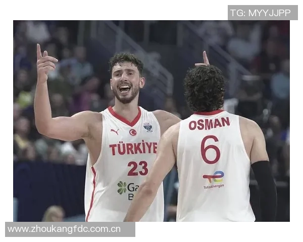 火箭队训练氛围愉快亚当斯谢泼德申京欢声笑语共度时光 火箭队训练氛围愉快亚当斯谢泼德申京欢声笑语共度时光