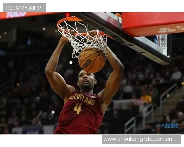 小莫布里首秀表现亮眼18分钟内贡献12分6板2助助力球队胜利 小莫布里首秀表现亮眼18分钟内贡献12分6板2助助力球队胜利