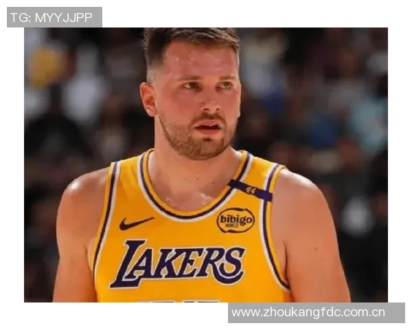 雷迪克称赞东契奇状态回暖得益于艾顿出色掩护与攻防表现 雷迪克称赞东契奇状态回暖得益于艾顿出色掩护与攻防表现