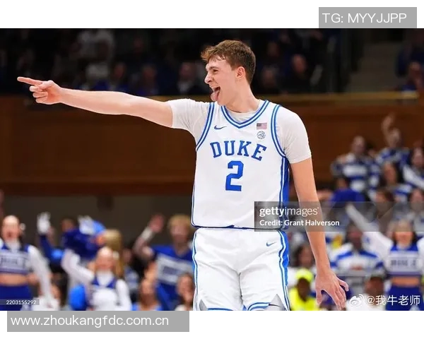 弗拉格三度刷新詹姆斯纪录成NBA历史最年轻球员展现非凡风采 弗拉格三度刷新詹姆斯纪录成NBA历史最年轻球员展现非凡风采