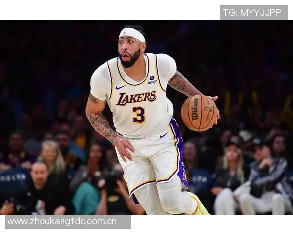 浓眉首节表现稳健轻松斩获5分5板1助展现强大状态 浓眉首节表现稳健轻松斩获5分5板1助展现强大状态